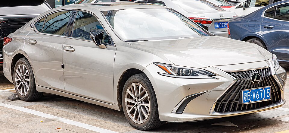 Lexus ES